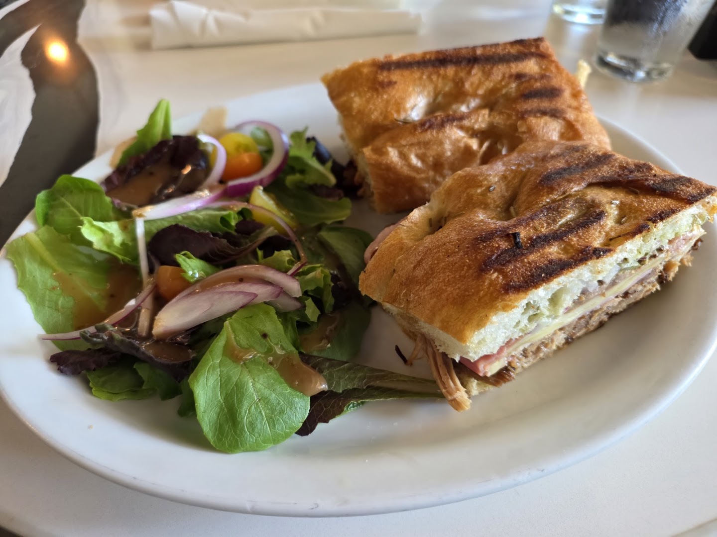 Bistro Café &mdash; a dish as served