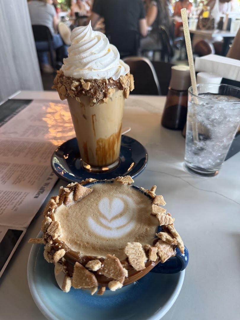 Bistro Café &mdash; a dish as served