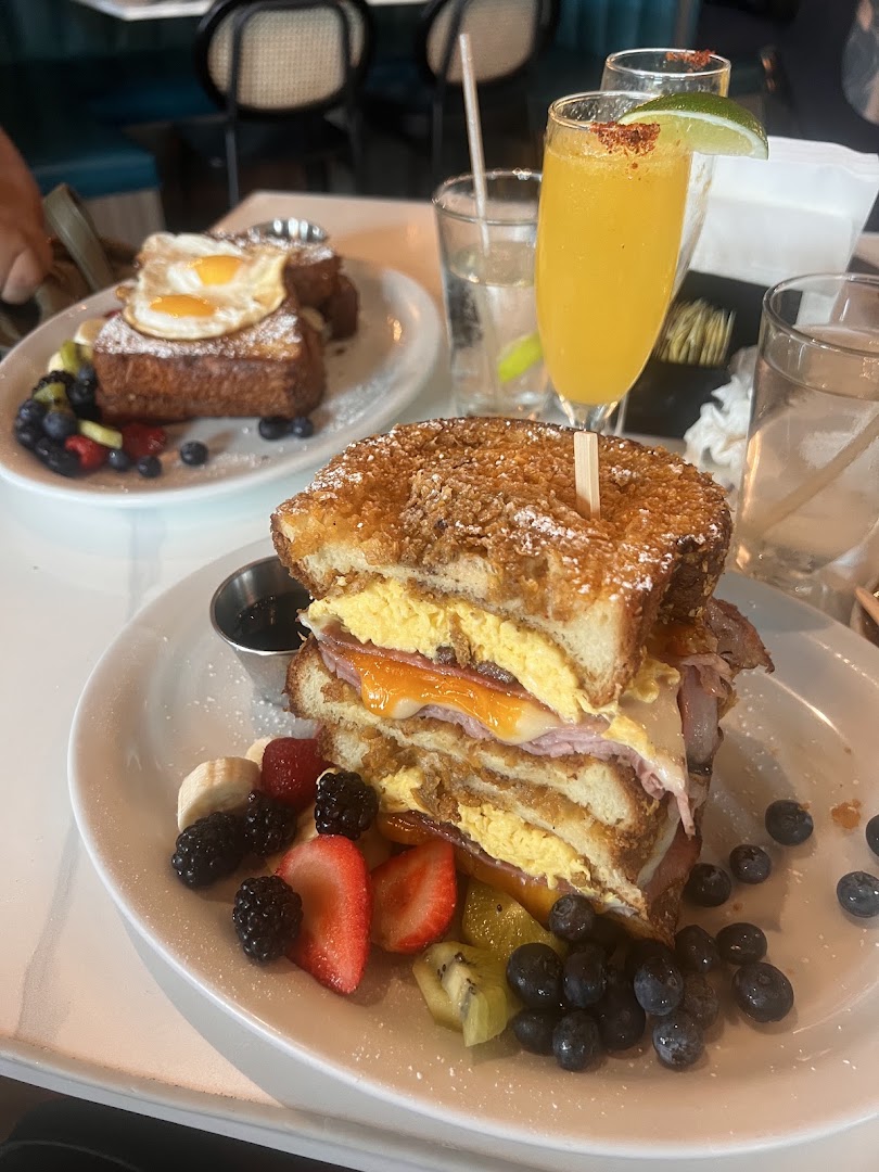 Bistro Café &mdash; a dish as served