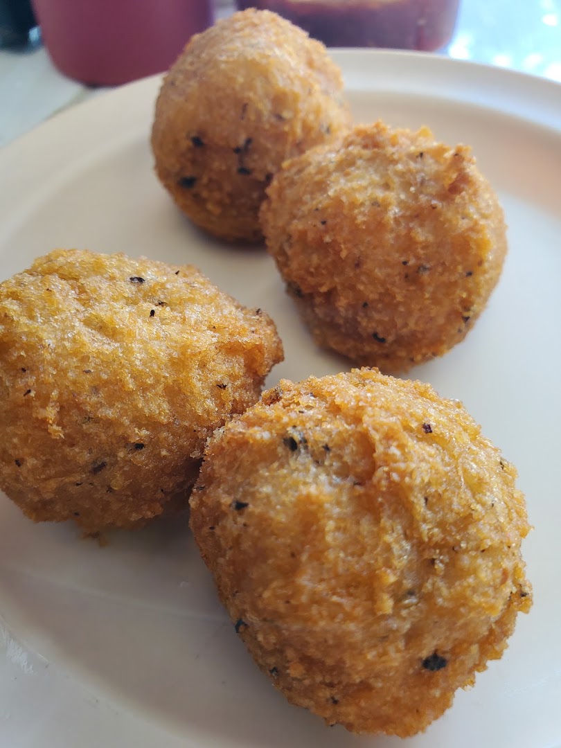 Marcelo Restaurant & Pescaderia &mdash; a dish as served