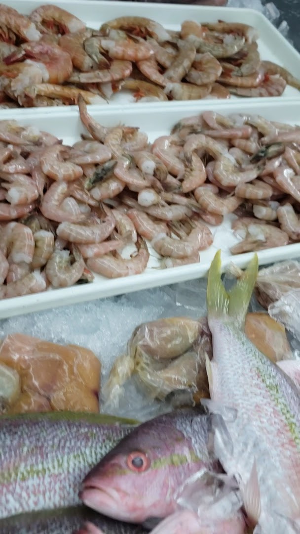Marcelo Restaurant & Pescaderia &mdash; a dish as served