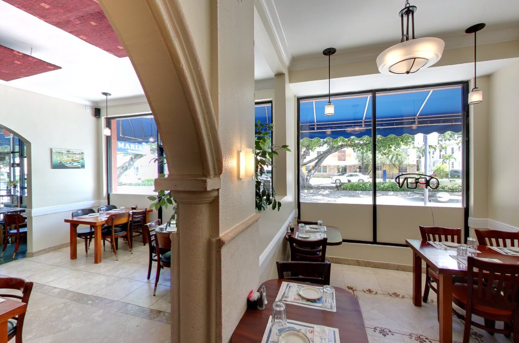 Maria's Greek Restaurant &mdash; the room